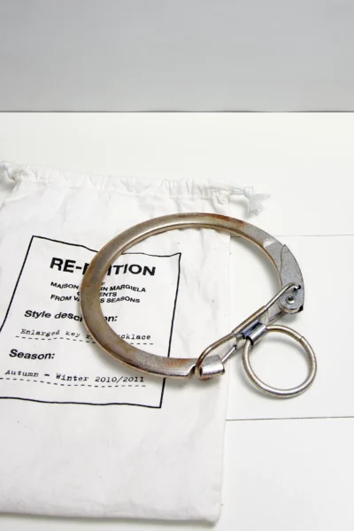 Colier Margiela pentru H&M