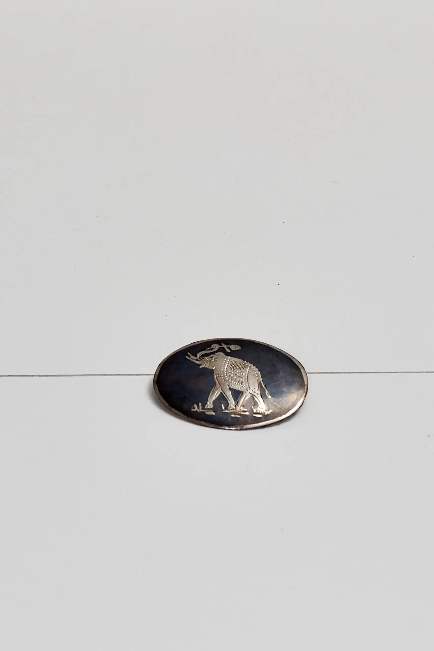 Brosă Vintage Ovală