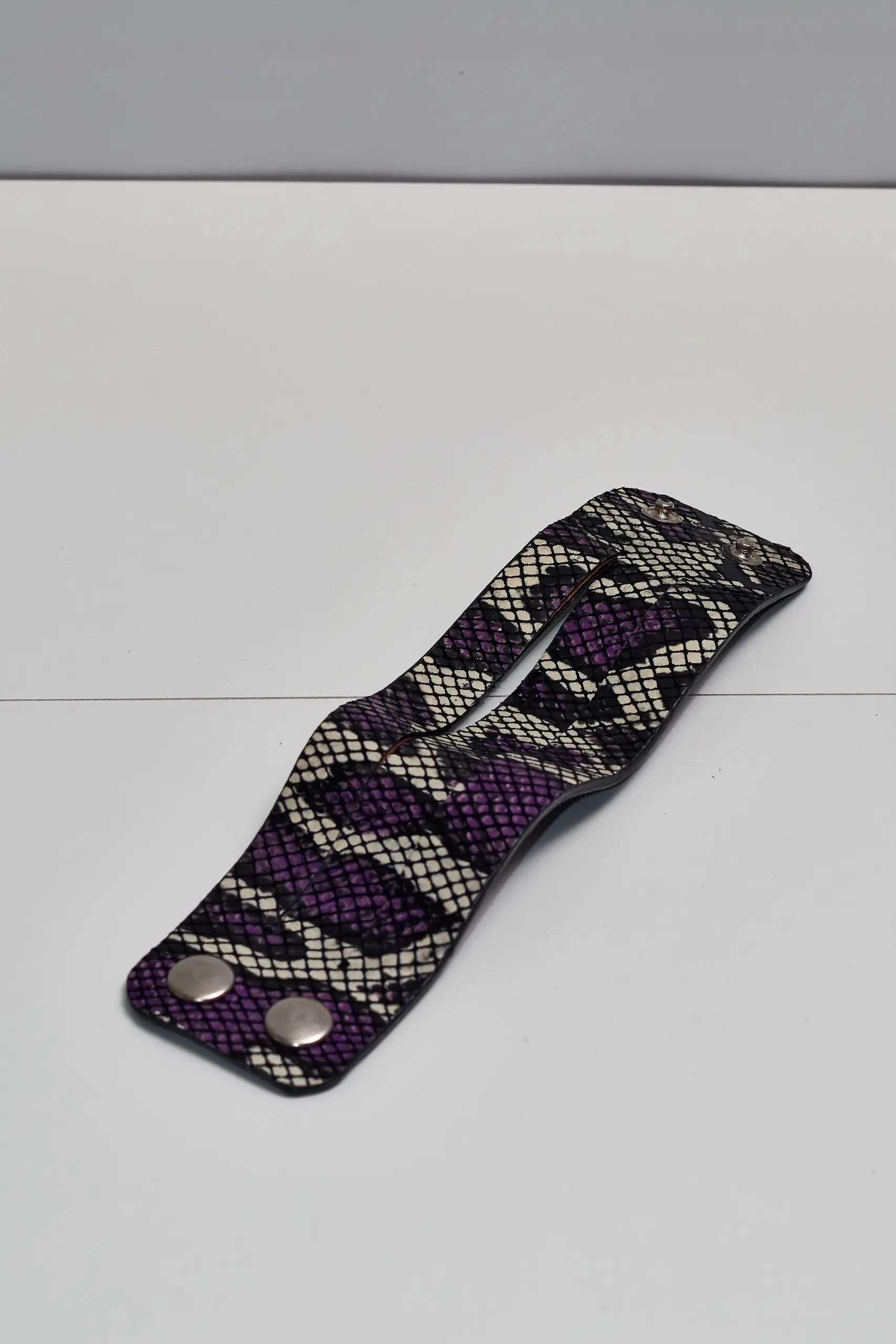 Brățară din piele cu capse - imagine 4