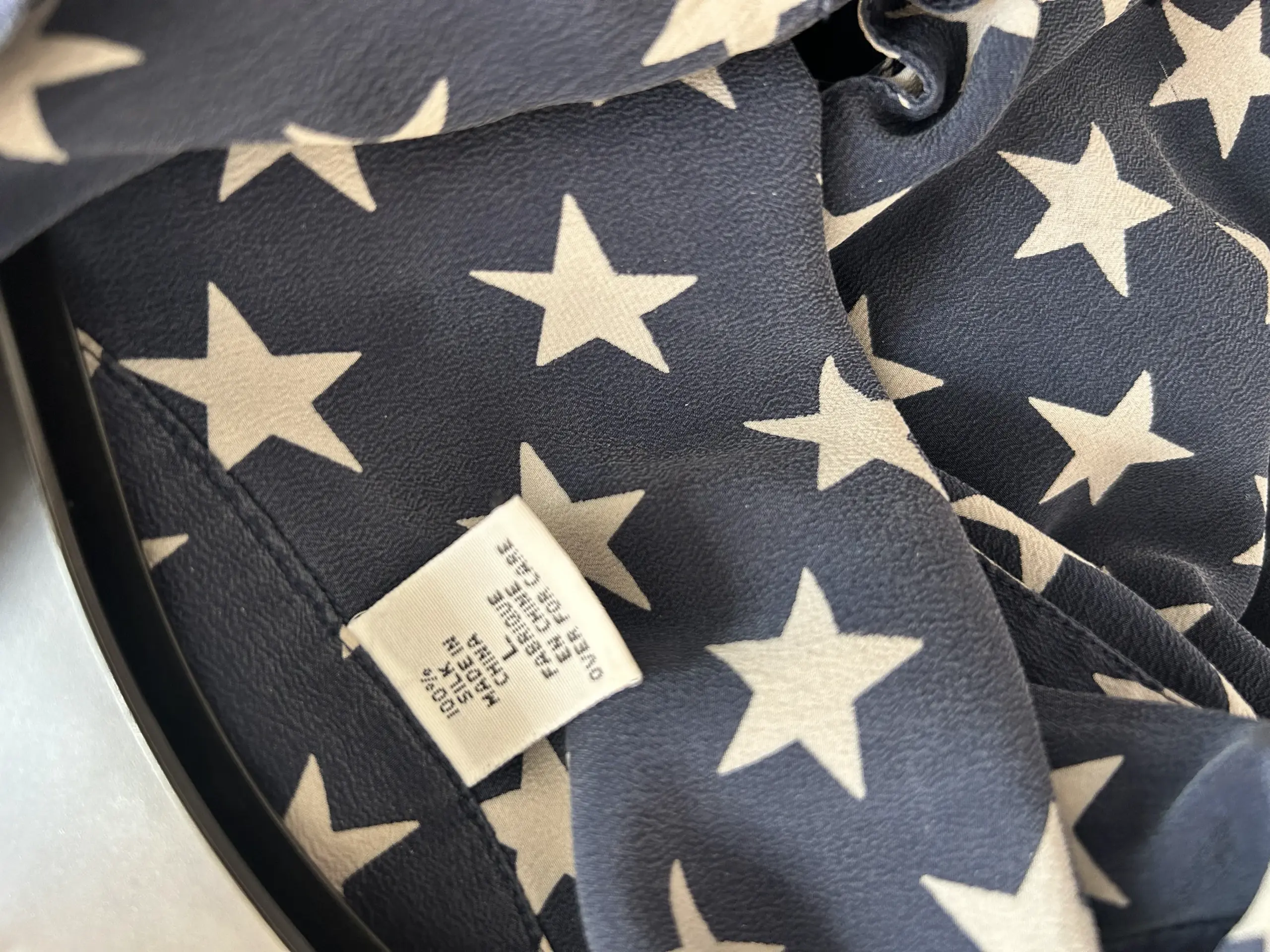 Cămășă de mătase vintage cu stele, mărime L - imagine 5