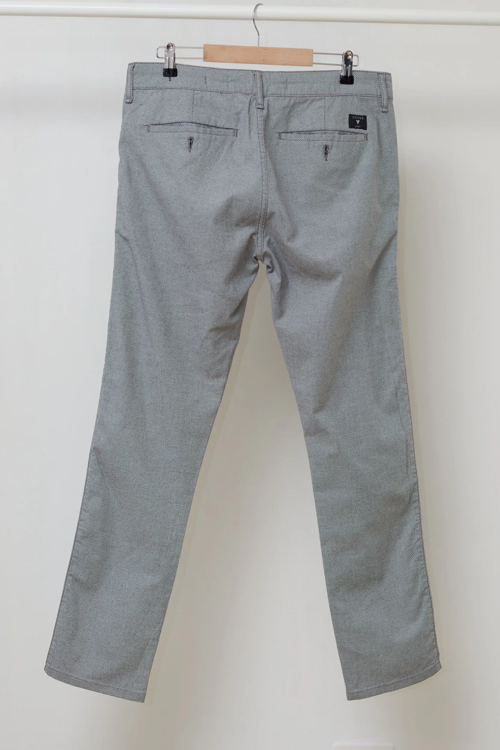 Pantaloni Chino GUESS "Daniel" – Micro-Imprimeu Geometric & Croială Super Skinny - L - imagine 2