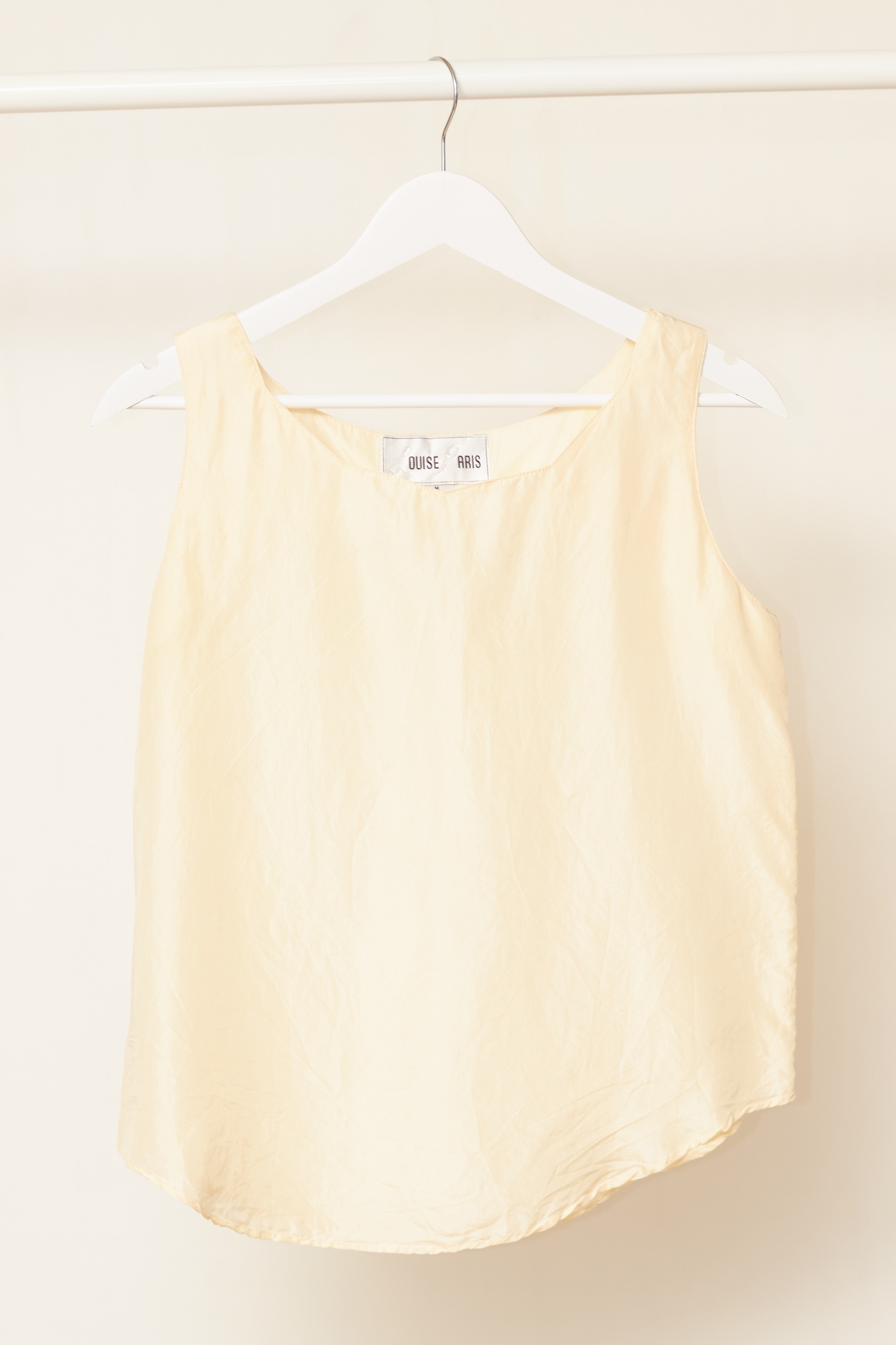 Top Minimalist Louise Paris – 100% Mătase Naturală, Galben Pai, M