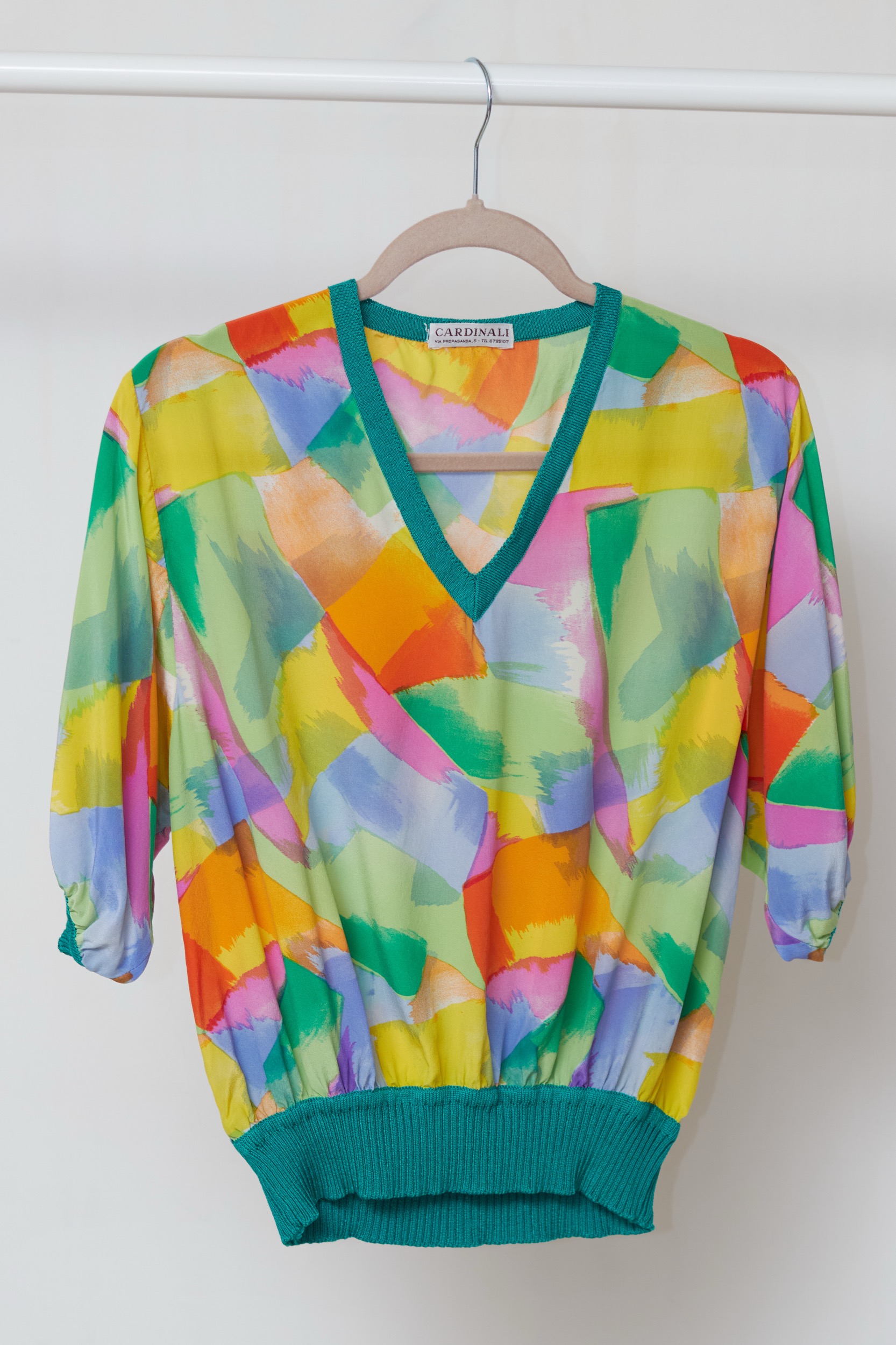 Bluză Cardinali – 100% Mătase Naturală cu Imprimeu Geometric Multicolor M/L