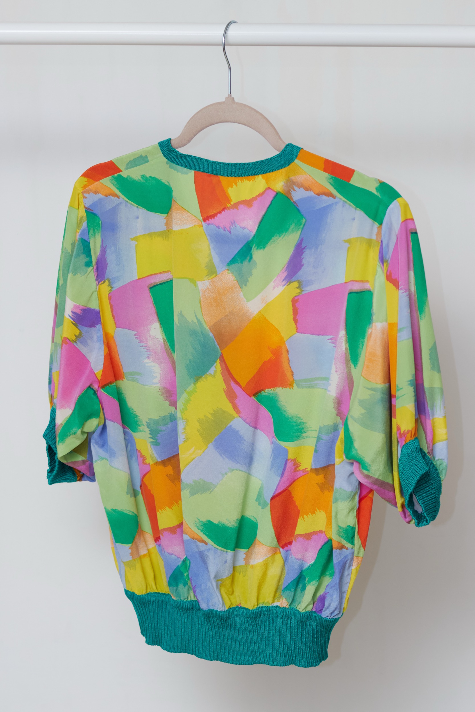 Bluză Cardinali – 100% Mătase Naturală cu Imprimeu Geometric Multicolor M/L - imagine 3