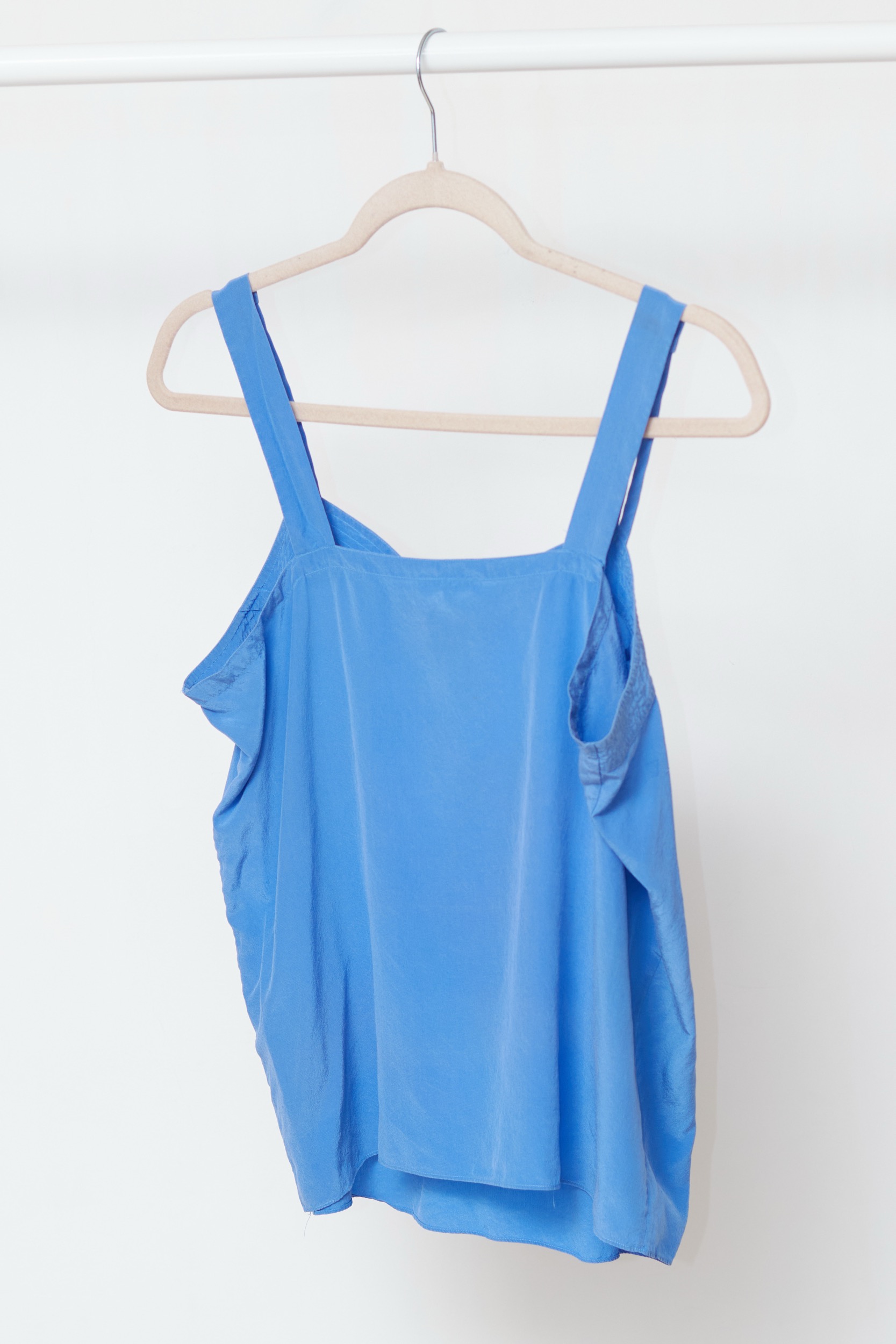 Top Esențial din 100% Mătase Naturală – Albastru Azuriu & Decolteu Geometric - M - imagine 4