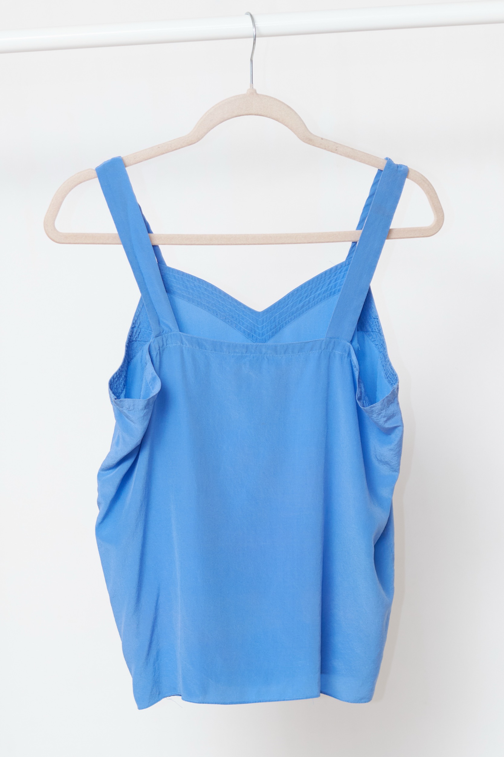 Top Esențial din 100% Mătase Naturală – Albastru Azuriu & Decolteu Geometric - M - imagine 5