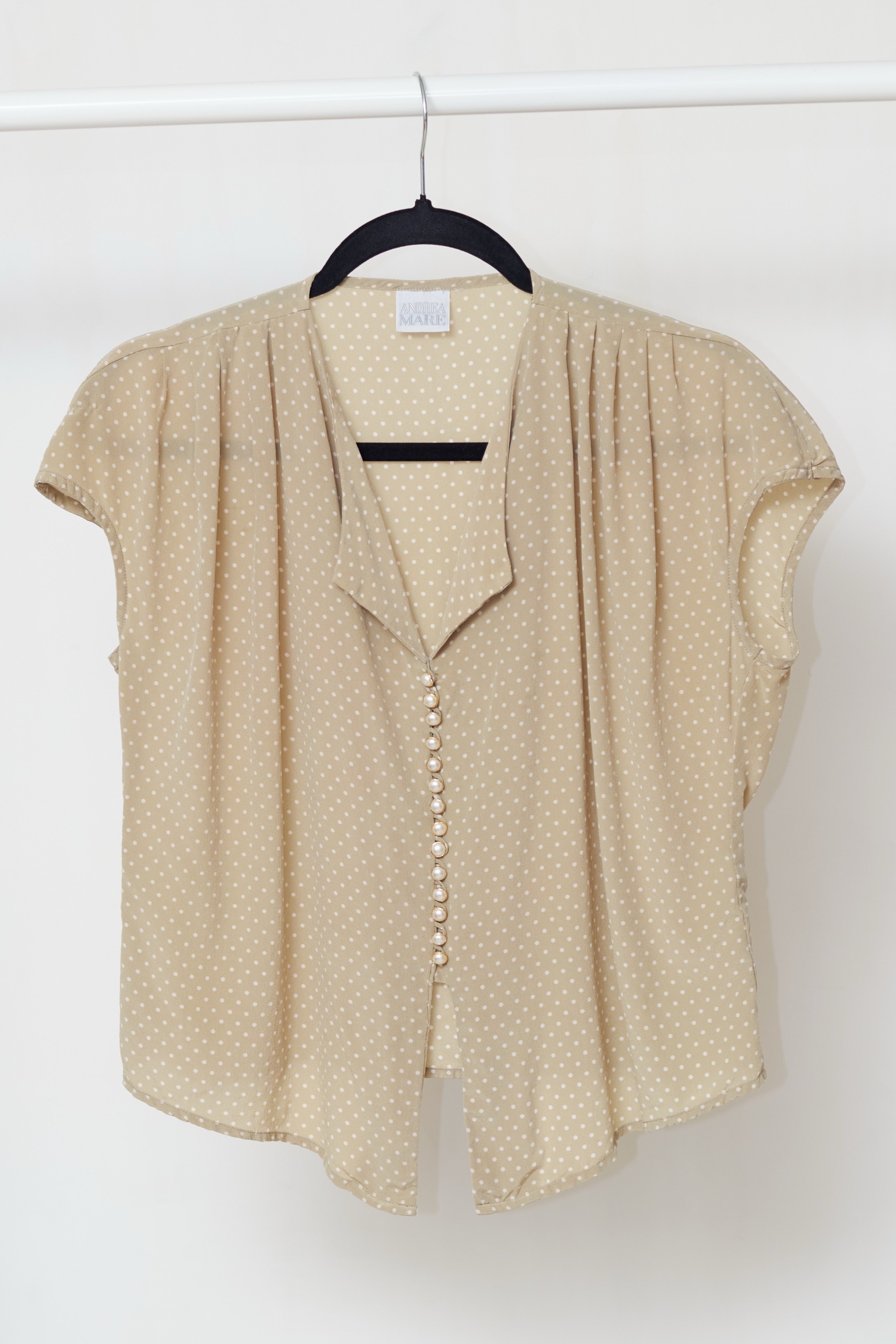 Cămașă Andrea Maré – 100% Mătase Naturală cu Imprimeu Polka Dots și Nasturi Perlați - L - imagine 2