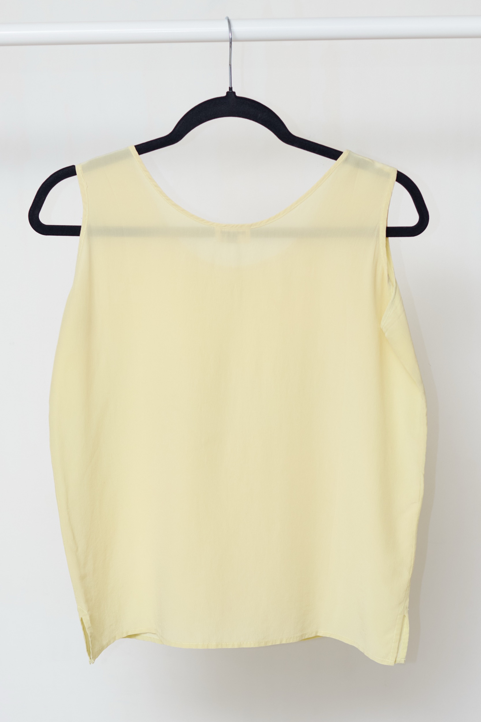 Top Minimalist din 100% Mătase Naturală – Galben Pastel (Lemon Sorbet) - M - imagine 3