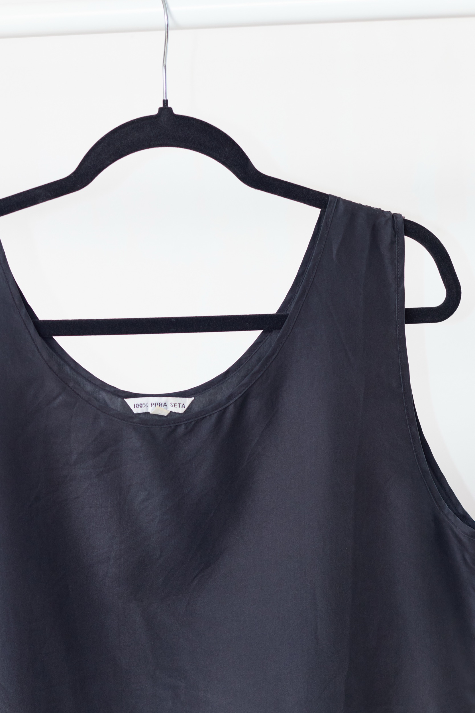 Top Minimalist din 100% Mătase Satinată – Negru Clasic M - imagine 3