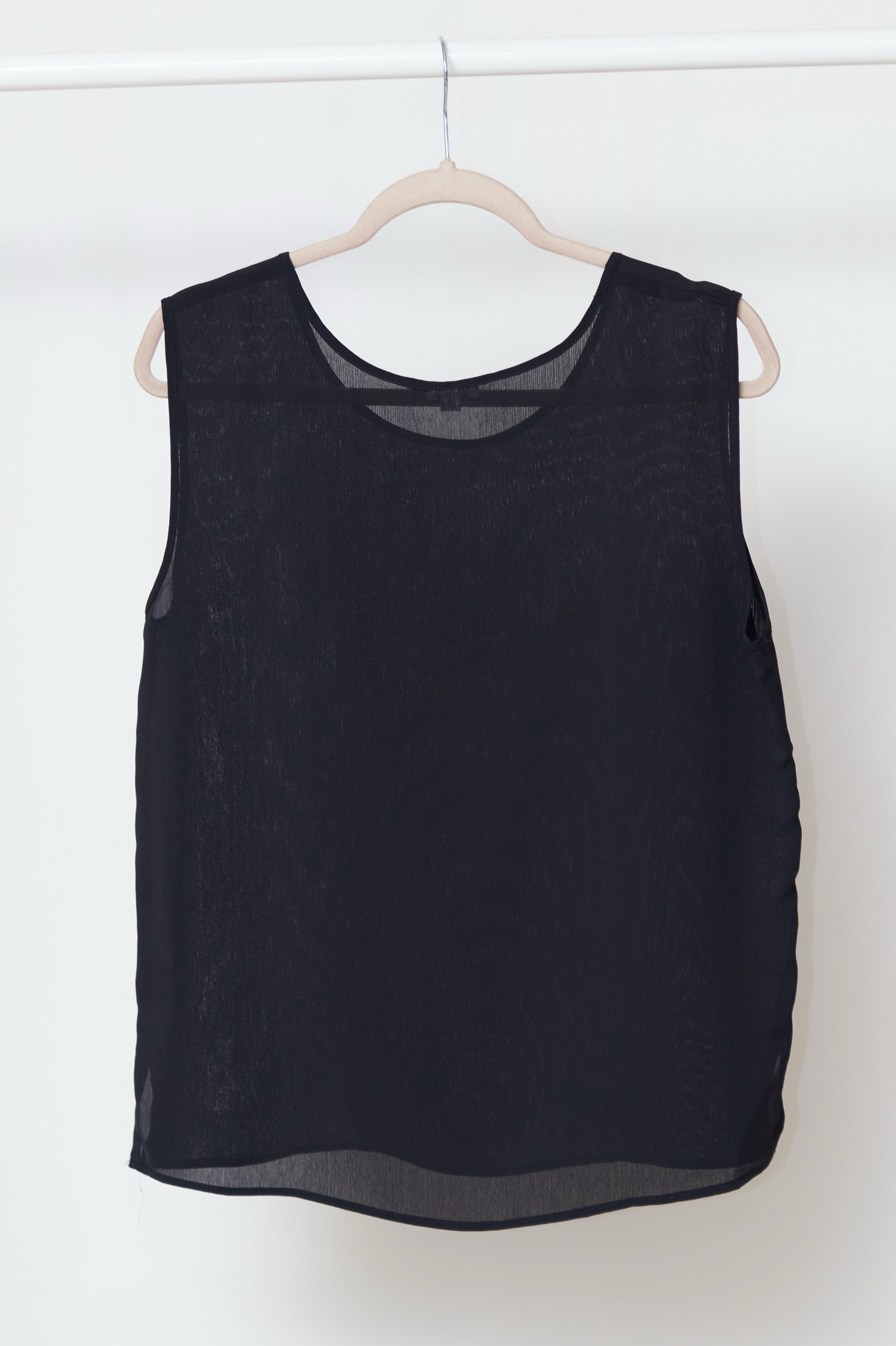 Top Minimalist din Mătase Texturată – Negru Mat (Cielo Blu) M/L - imagine 3