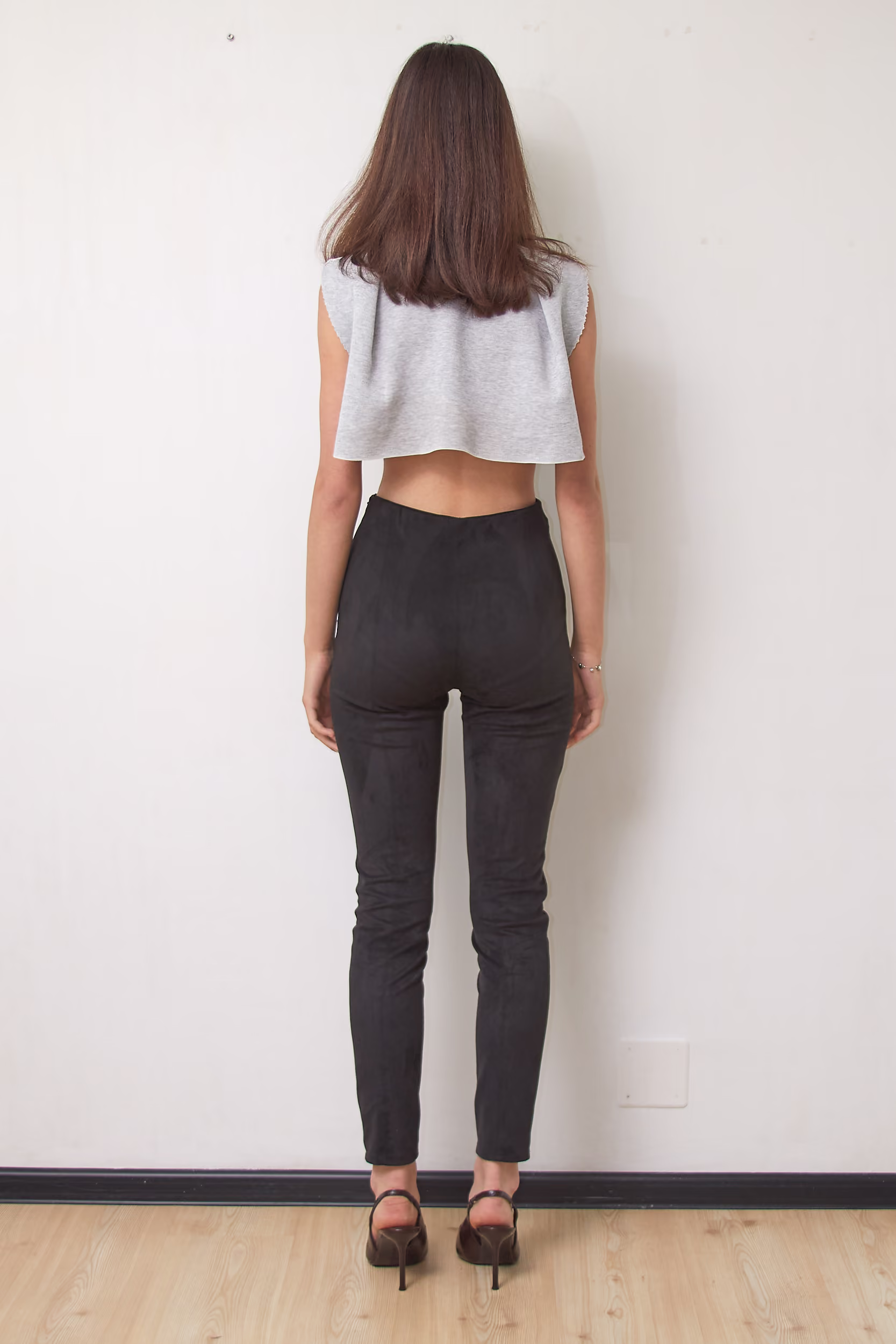Pantaloni Guess Tapered din Imitație de Piele Întoarsă Negră, Mărime XS - imagine 4