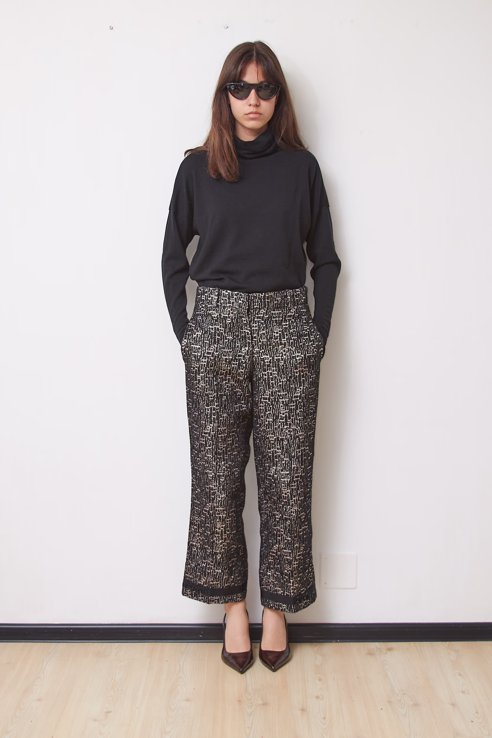 Pantaloni Premium 'S Max Mara Cropped din Tweed Bouclé Negru cu Fir Auriu, M