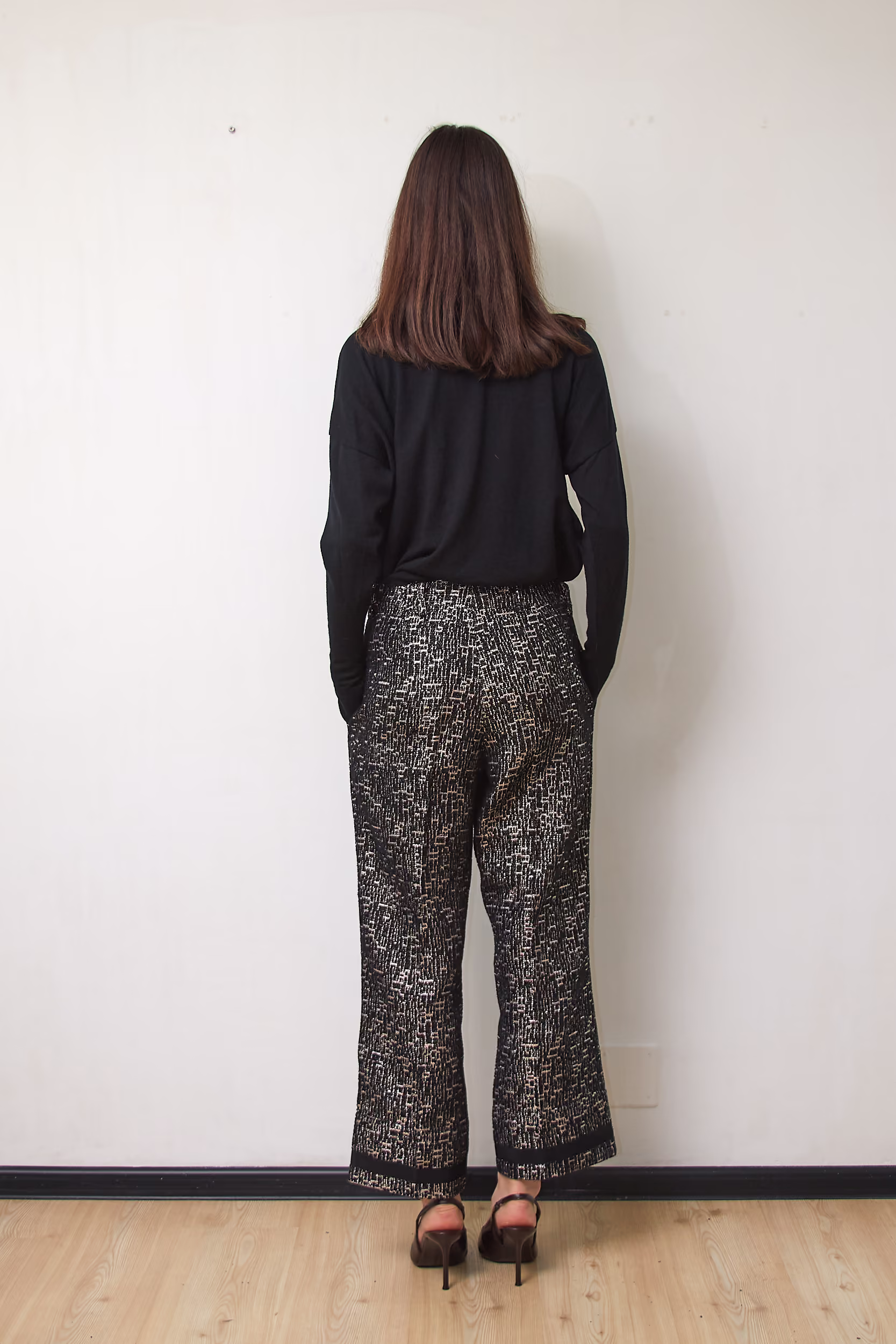 Pantaloni Premium 'S Max Mara Cropped din Tweed Bouclé Negru cu Fir Auriu, M - imagine 4