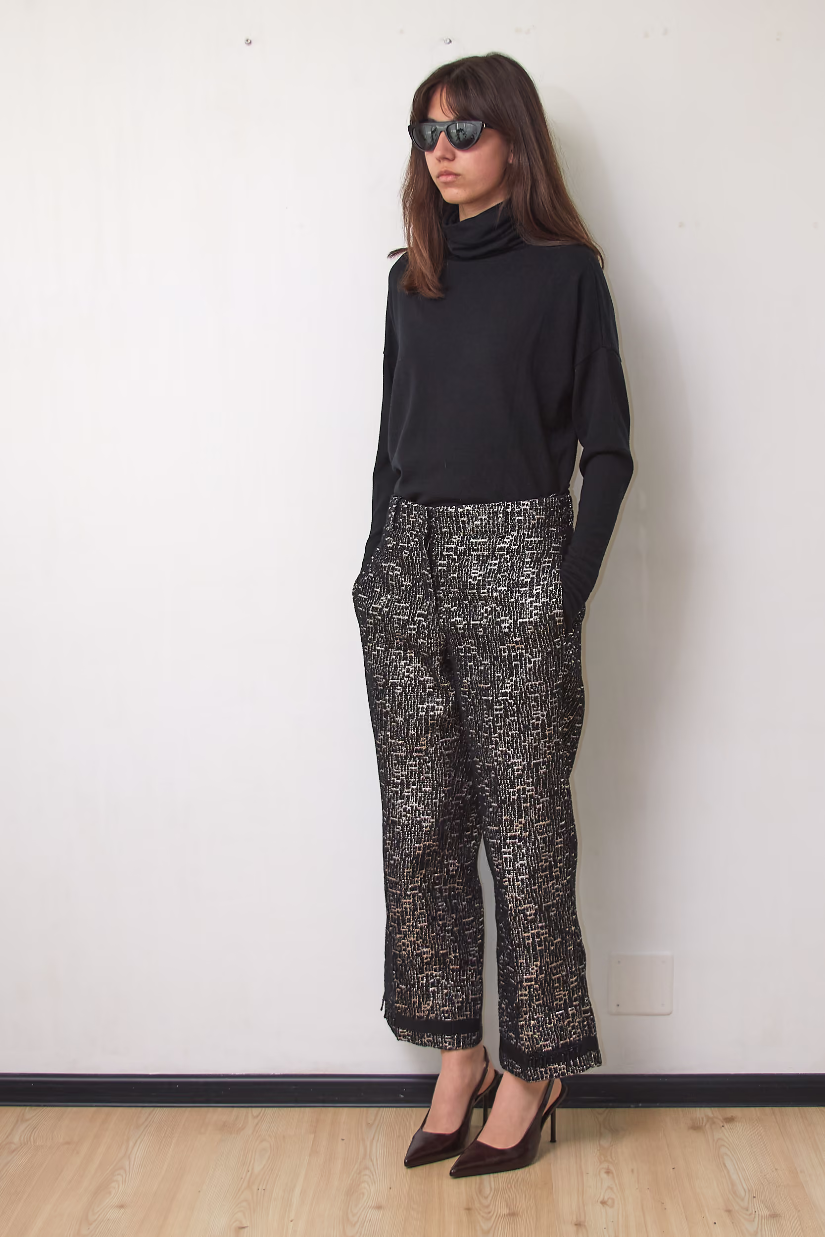 Pantaloni Premium 'S Max Mara Cropped din Tweed Bouclé Negru cu Fir Auriu, M - imagine 5