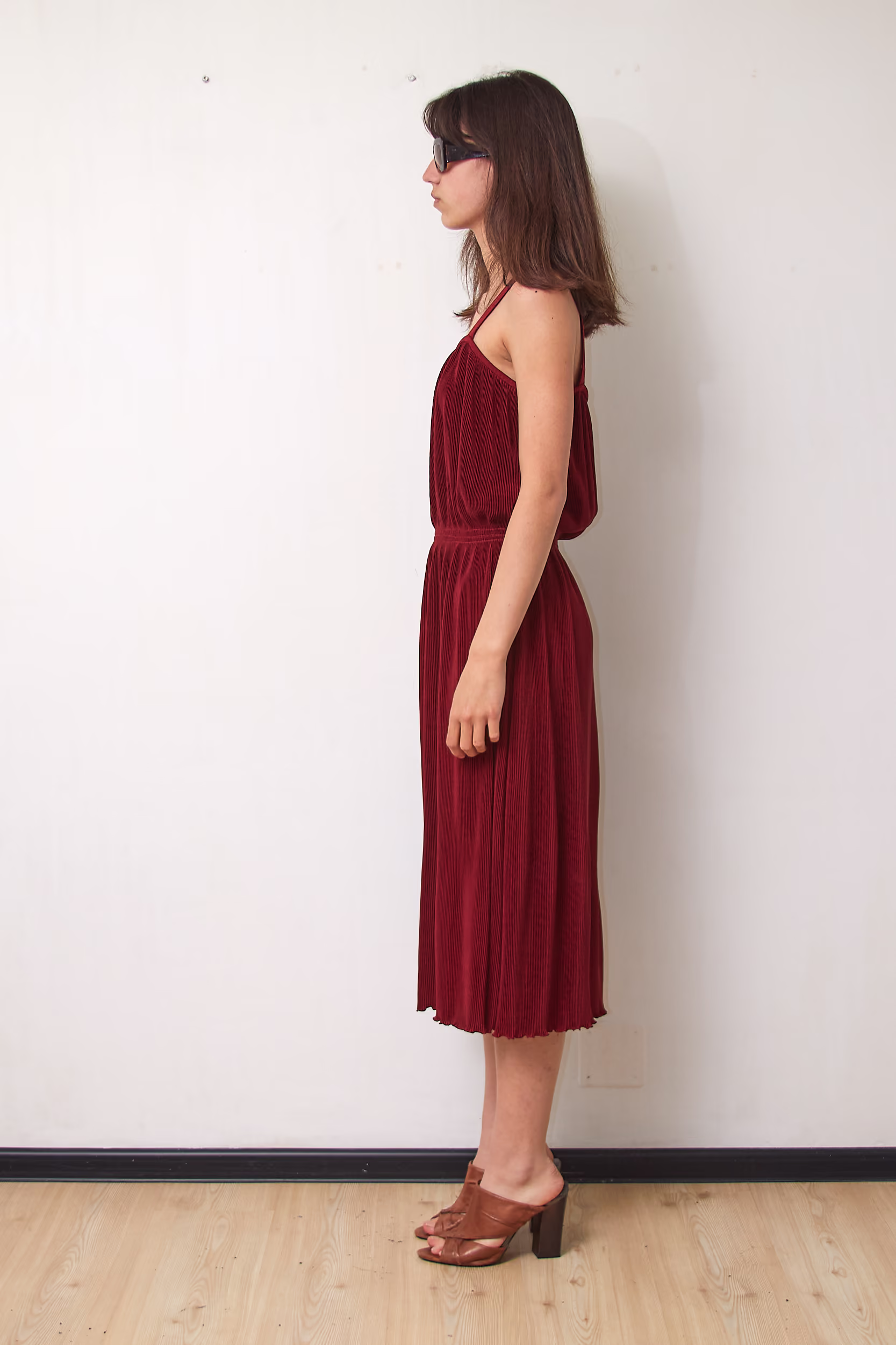 Rochie Vintage Romy Midi Plisată pe Bretele Roșu Burgund, Mărime S - imagine 3