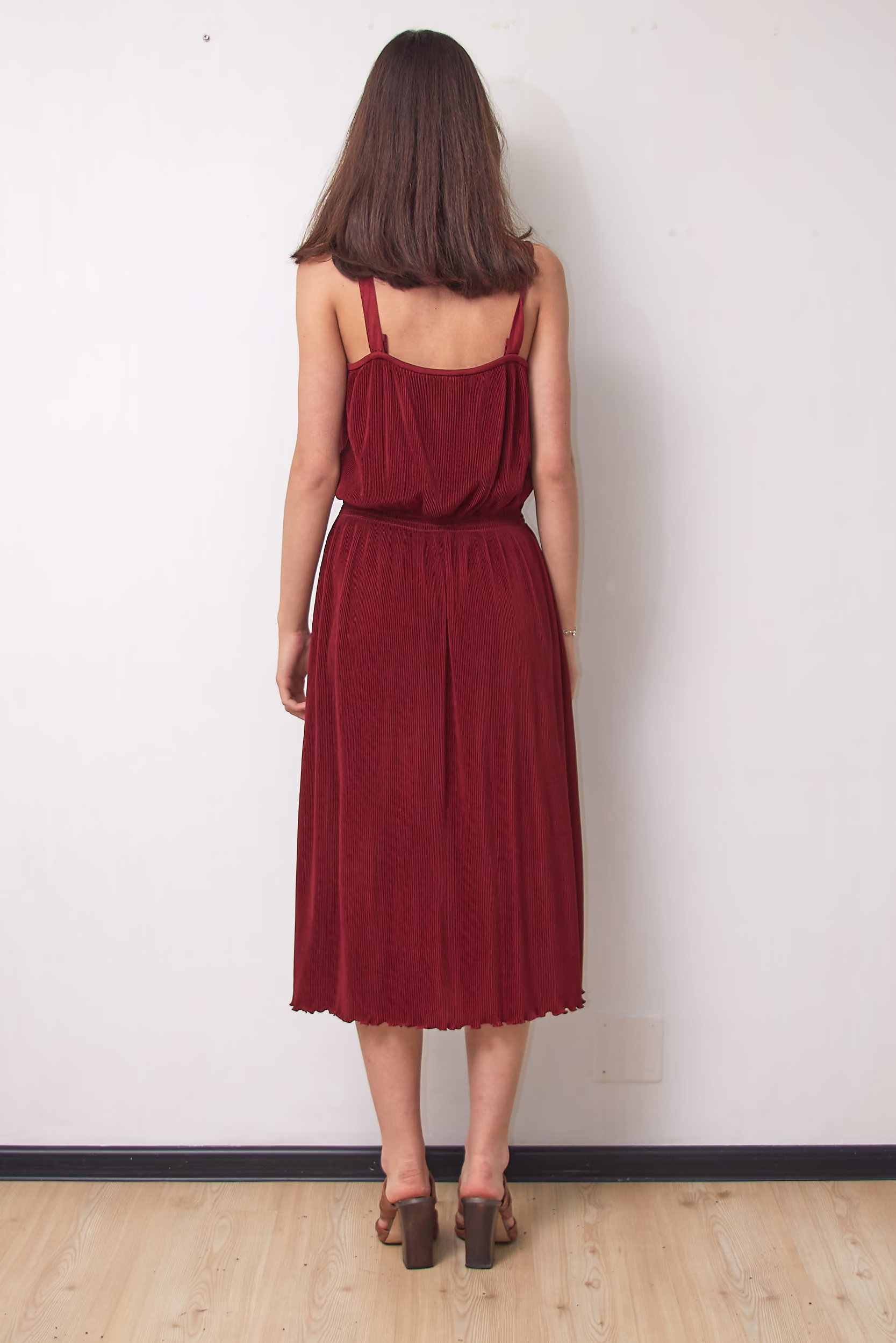 Rochie Vintage Romy Midi Plisată pe Bretele Roșu Burgund, Mărime S - imagine 4