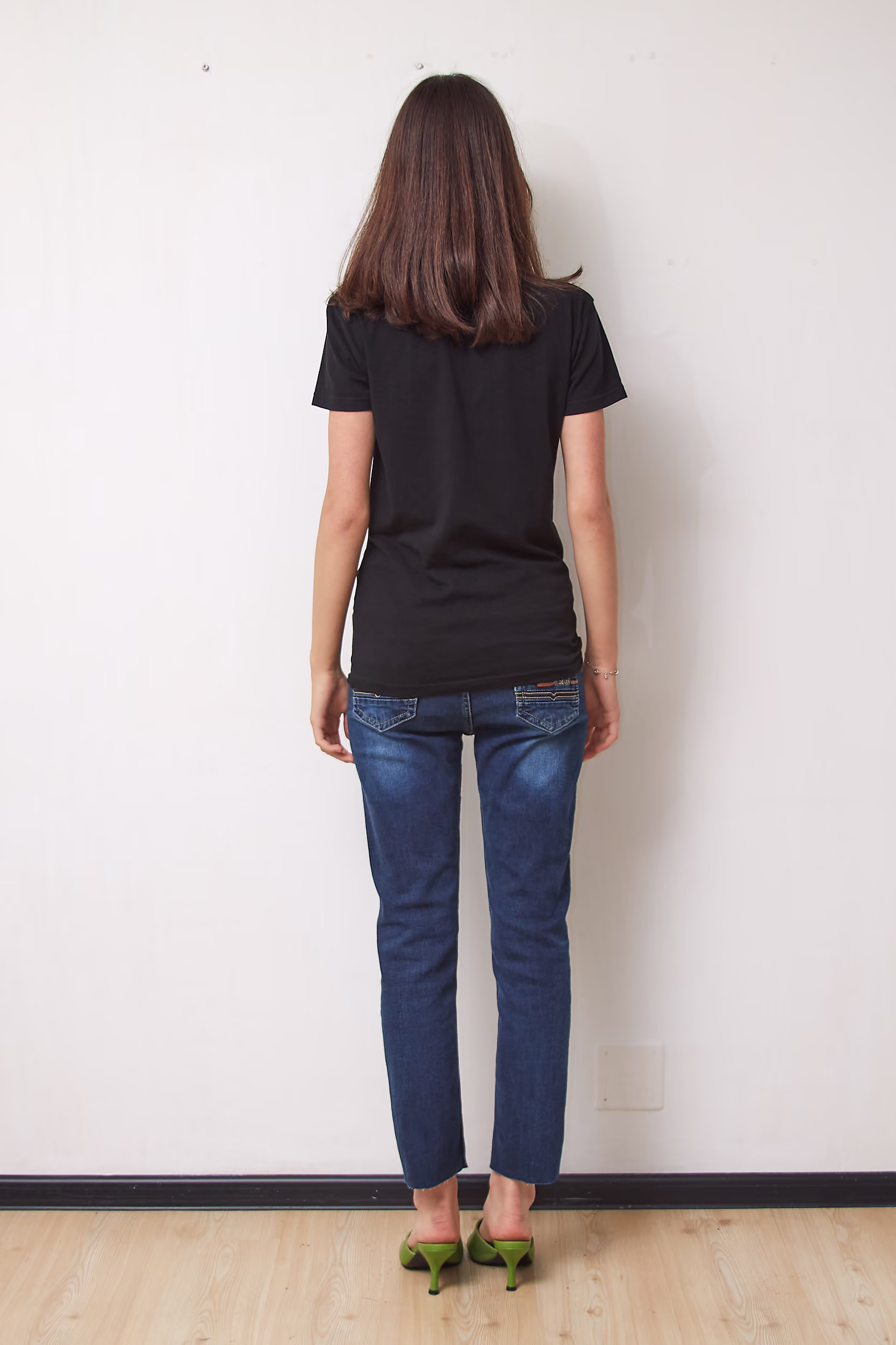 Tricou Armani Exchange Underwear Negru cu Decolteu în V și Logo, Mărime S - imagine 3