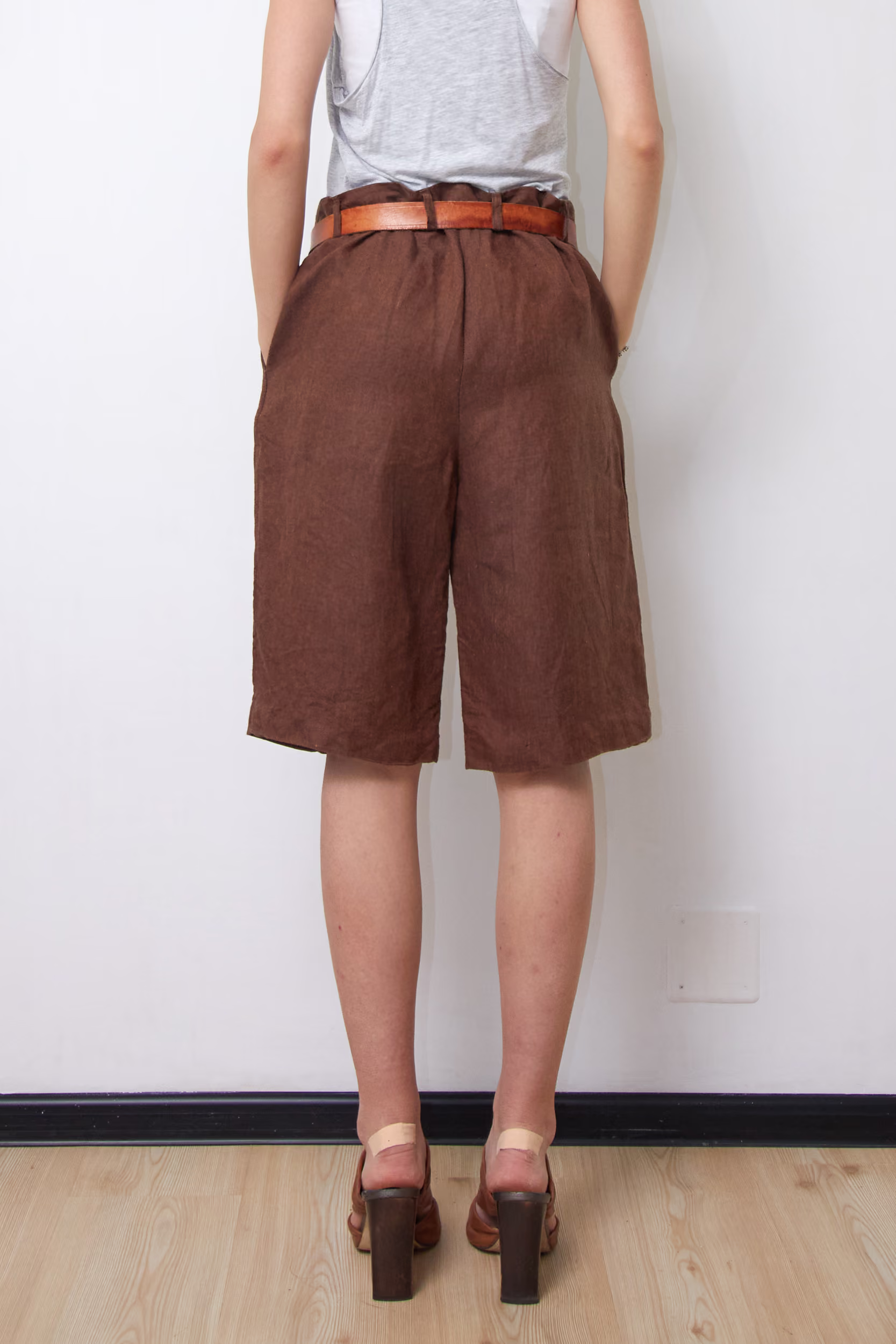 Pantaloni safari tip bermude din In maro - Escada Sport - L - imagine 5