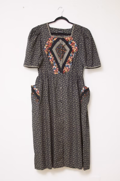 Rochie Vintage Lodenfrey CottageCore din Pânză de Bumbac cu Imprimeu Folk Floral și Pliuri - Vintage - L