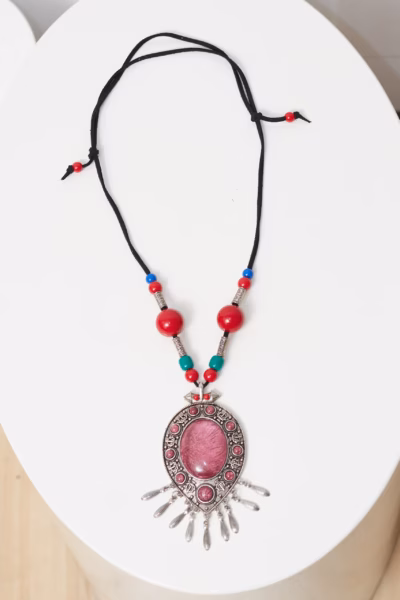 Colier Vintage cu Pandantiv Etno Magenta